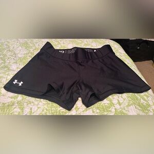 Under Armour black volleyball shorts - HAVE 2